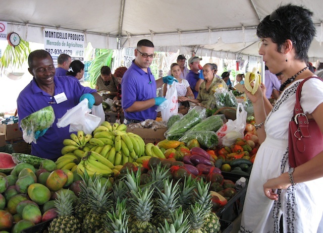 El USDA estará promoviendo que los recipientes del programa nutricional inviertan más en los mercados agrícolas. Foto Archivo.