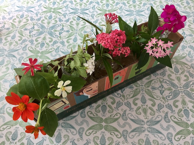 Variedad de flores en el bloom box